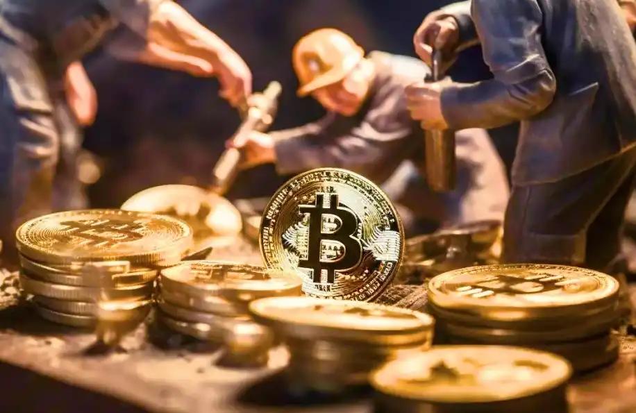比特币挖矿生死线：利润骤降35%后，矿工们如何生存