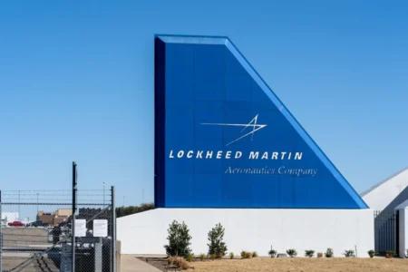 洛克希德马丁(LMT)股价飙升，Q2业绩亮眼且积压订单创2300亿美元纪录
